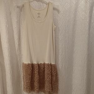 Tank top with lace extension